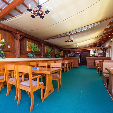 Zemianska Kuria Konukevi Dolny Kubin