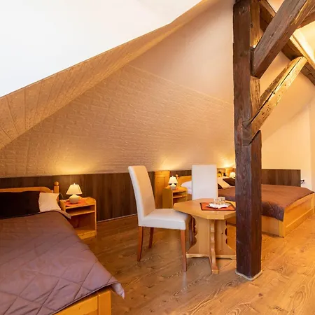 Zemianska Kúria Casa de hóspedes