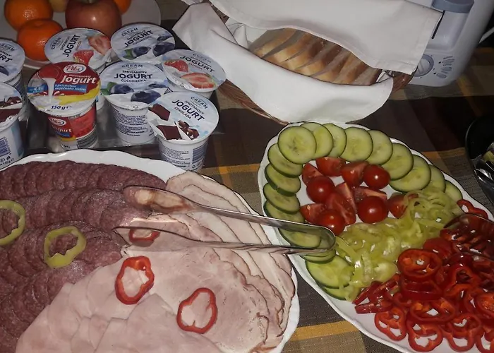 Zemianska Kuria بيت ضيافة دولني كوبين